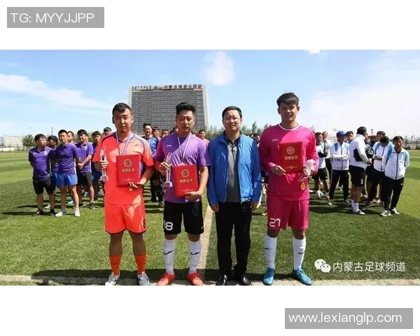 南京足球队逆袭之路:精英赛特别报道见证辉煌时刻与团队精神 南京足球队逆袭之路:精英赛特别报道见证辉煌时刻与团队精神