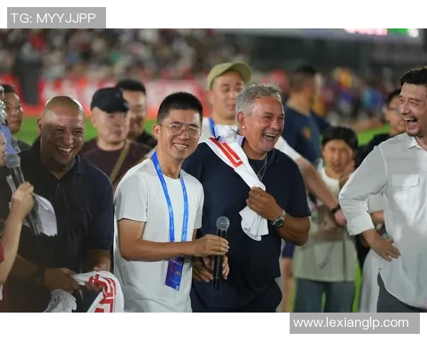 又矮又胖的足球明星究竟是谁让人忍俊不禁的可爱形象引发热议